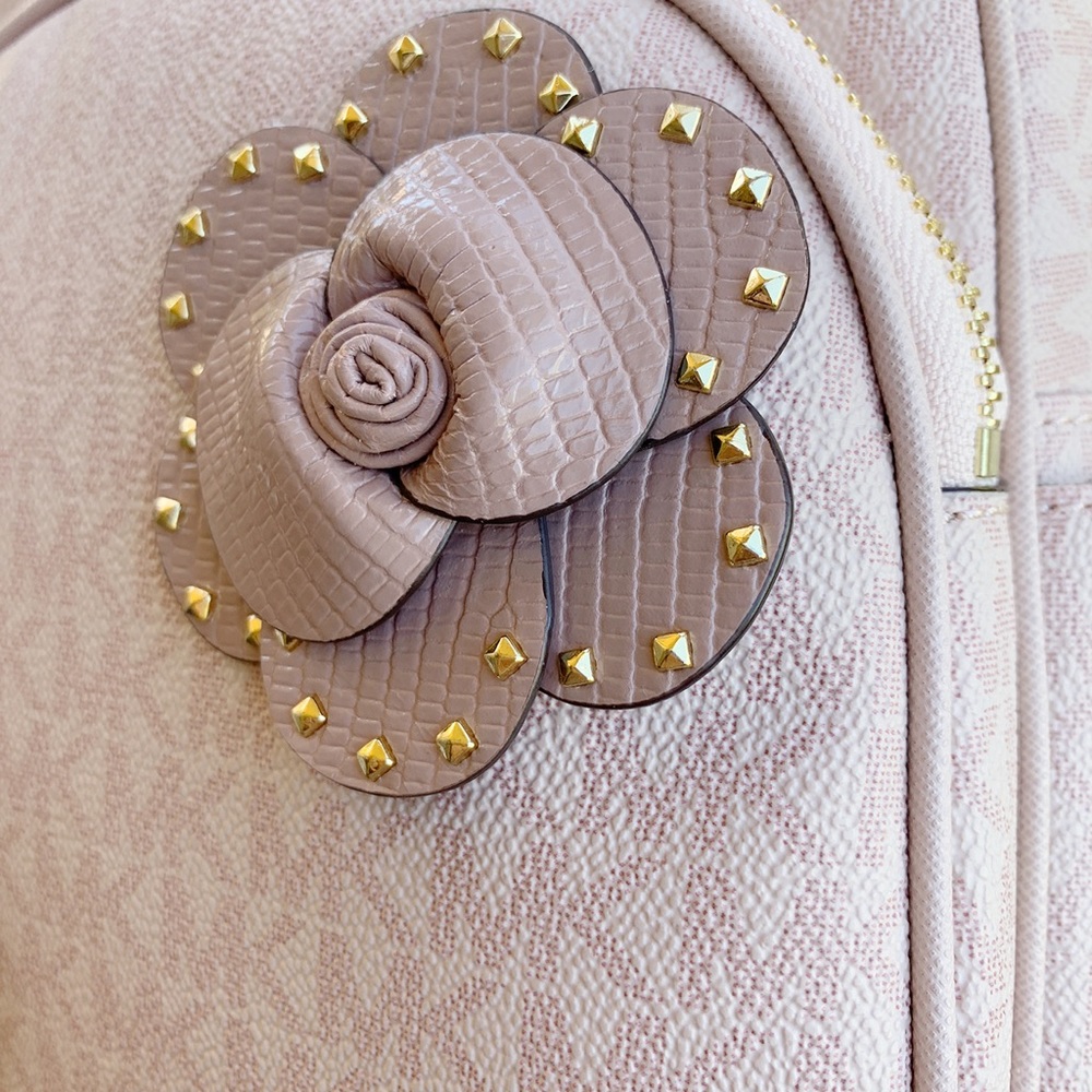 Gaby’sBags👜💕-NWTZ Michael Kors Backpack flowers - Picture 4 of 8